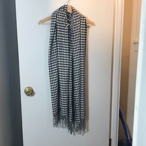 Houndstooth pashmina scarf